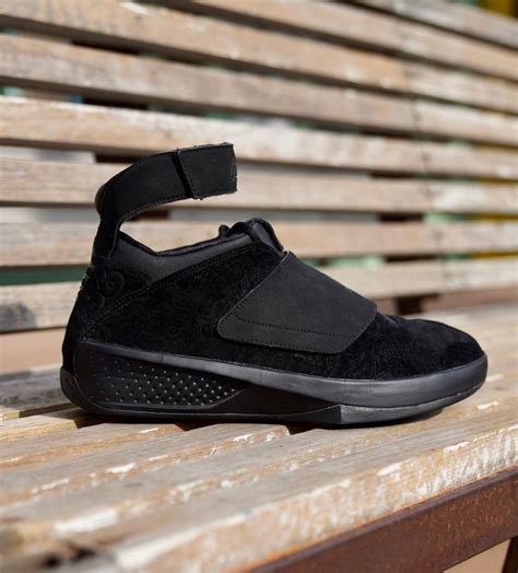 Jordan 20 Gato Preto