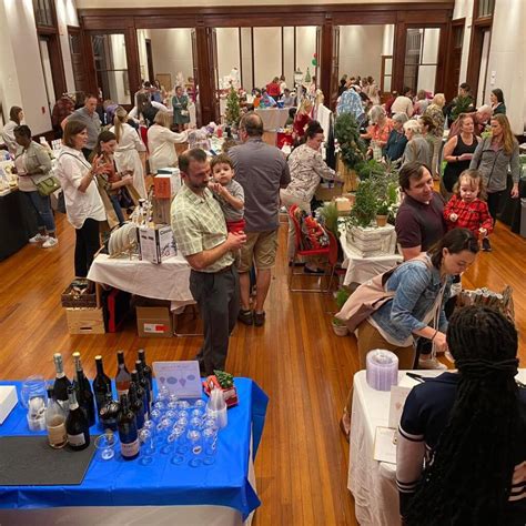 8th Annual Holly Jolly Market Returns Dec. 7