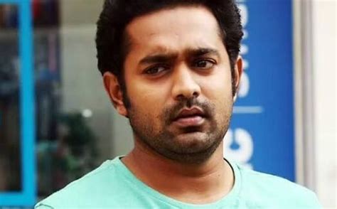 Asif Ali suffers leg injury at film set | படப்பிடிப்பில் விபத்து ...