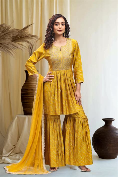 Buy Women's Ethnic Wear Online in India | Cotton Culture