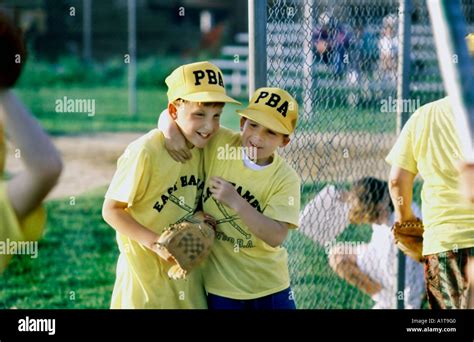 Kids Playing Baseball 的图像结果
