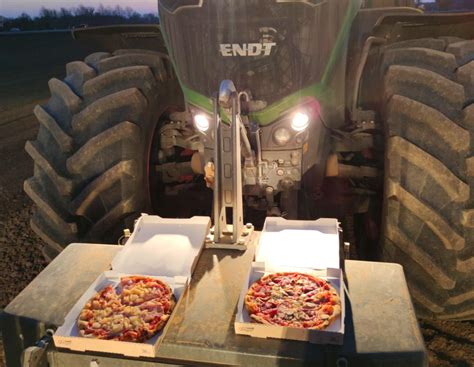 Schnitzel, Pizza, Kuchen: Leckeres Feldrandcatering für Landwirte ...