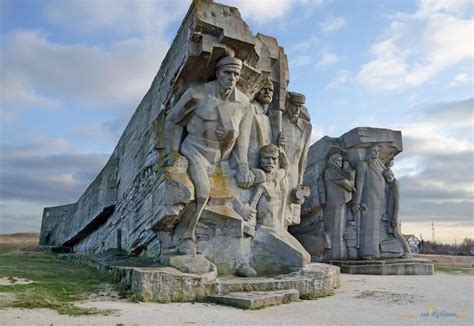 Черноморское побережье Крыма: Памятники, монументы, фонтаны ...