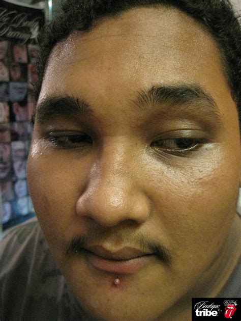 Labret Piercing Experience 的图像结果