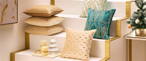 Gather, Feast, Celebrate: The Art of Hosting Christmas Guests | Online ...