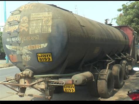 Tanker caught publicly dumping hazardous chemical waste from Panoli's ...