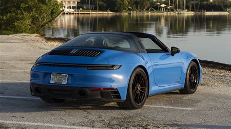 Porsche 911 Targa 4 GTS (2022) - picture 6 of 22