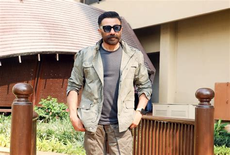 Sunny Deol arrives at hospital with son to see father Dharmendra