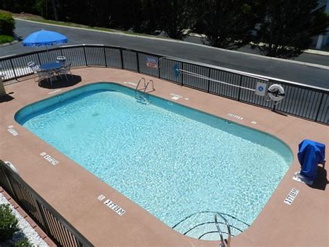 SUPER 8 BY WYNDHAM CALHOUN - Hotel Reviews, Photos, Rate Comparison ...