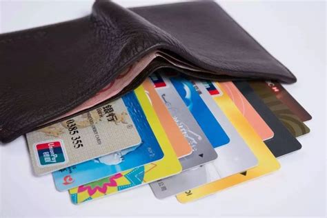 长期不用的银行卡怎么办？持有多张卡的人注意了！