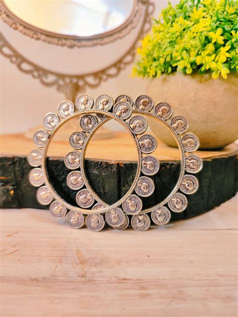 Bangles & Kadas - Buy Bangles & Kadas Online for Women & Girls at Best ...