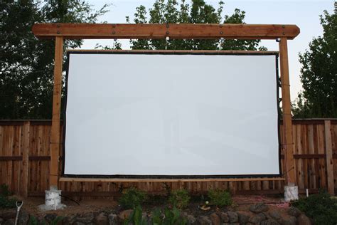 Make Your Own Outdoor Projector Screen - Mindosofa