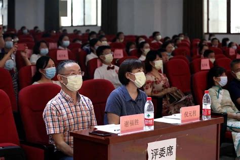 讲政治 的图像结果