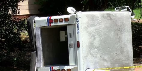 Postal worker dies after suspect in police chase crashes into his vehicle
