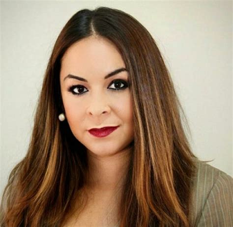 Raquel Castaneda Periodista Salvadoreña