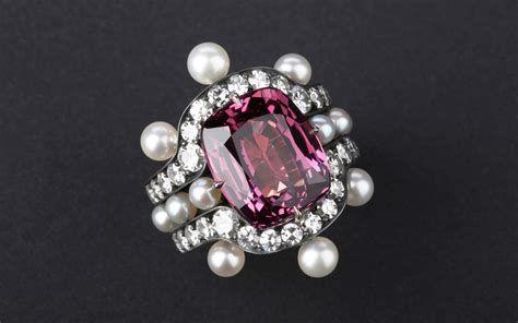 『珠宝』Poiray 推出 Ma Préférence 珠宝新作：可更换主石的戒指 | iDaily Jewelry · 每日珠宝杂志