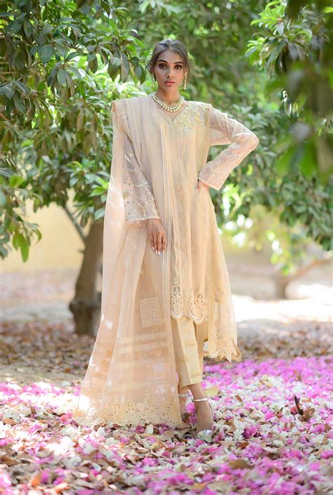 Luxury Pret- Stitching Detailed Kurta With Embroidered Sleeves ...