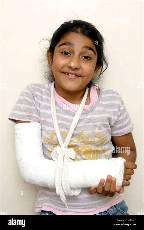 Hand Plaster 的图像结果