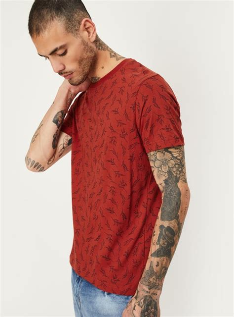 Buy Men Slim Fit Printed T-shirt Online at just Rs. 399.0 ...