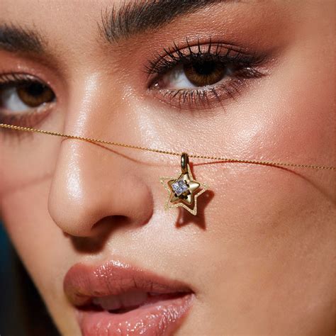 Star Girl Pendant Necklace | LINE SHOPPING