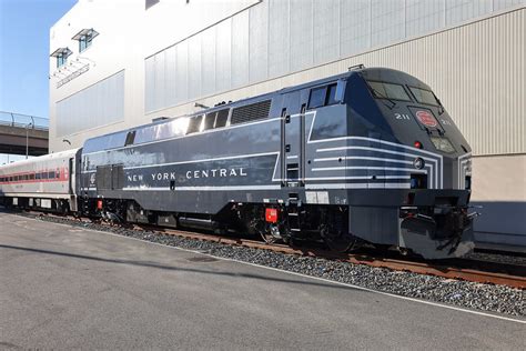 Metro-North Railroad Debuts Third Wrapped Locomoti