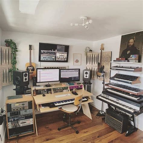 10 Modern Home Studio Setups That Nail The Vibe | Home music rooms ...
