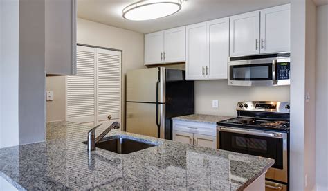Shenandoah Crossing - Apartments in Fairfax, VA - Home