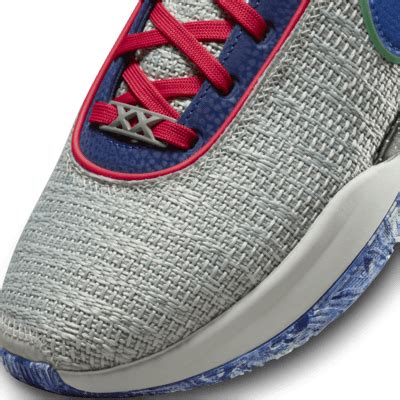 LeBron XX EP Basketball Shoes. Nike IN