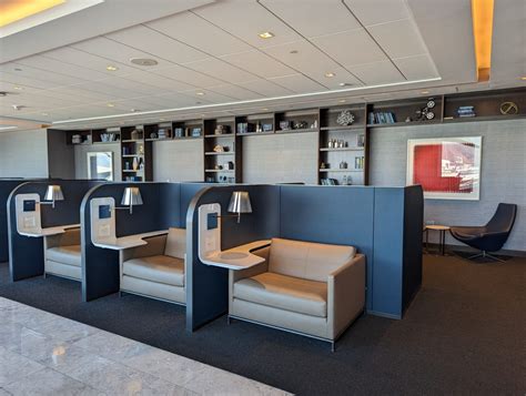 Review: San Francisco Polaris lounge - Travel Codex