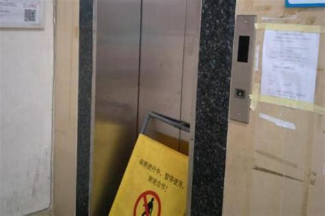 小区电梯坏了好几部 早晚高峰挤都挤不进去-新闻中心-温州网