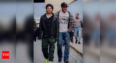 'Tiger 3': Salman Khan shares a cool picture with his nephew Nirvaan ...
