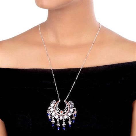 Kesar Floral Motifs Necklace – VOYLLA