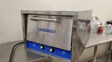 Bakers Pride P18S Counter top pizza oven brand new | Ubuy India