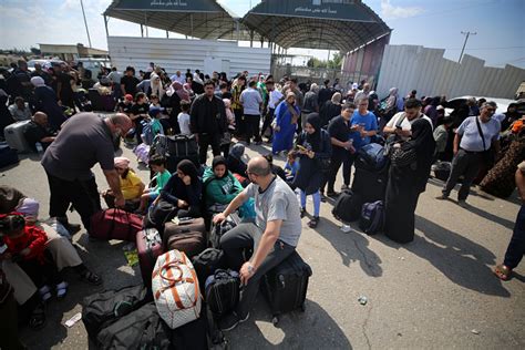 Gaza dual nationals mass at Egypt's shuttered Rafah crossing