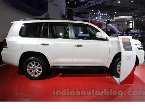 2016 Toyota Land Cruiser (facelift) on display at Auto Expo - 2016 ...