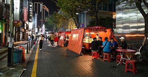 Pojangmacha Night View