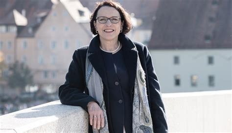 Regensburgs Oberbürgermeisterin entschuldigt sich im charivari ...