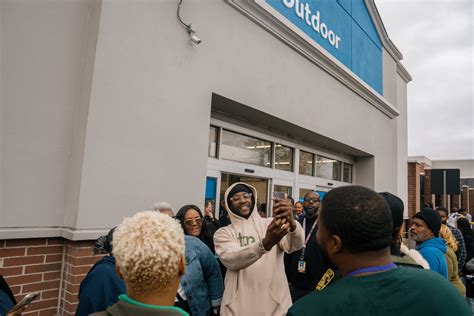 College Park's 'Greens and Things' giveaway by Walmart - The Atlanta Voice