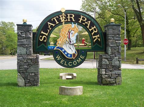 Santa Paws 2025, 835 Armistice Boulevard, Pawtucket, RI, United States ...