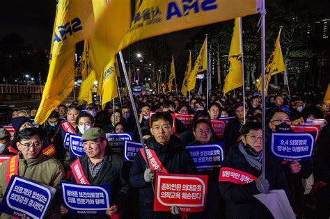 South Korea Doctors Protest, Threaten to Resign Over Medical School ...