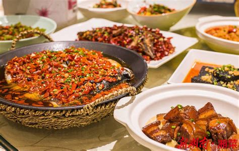 《傲椒的湘菜》第二季今晚开餐，不怕辣的干饭人请上座__凤凰网
