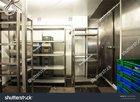 Restaurant Kitchen Storage 的图像结果