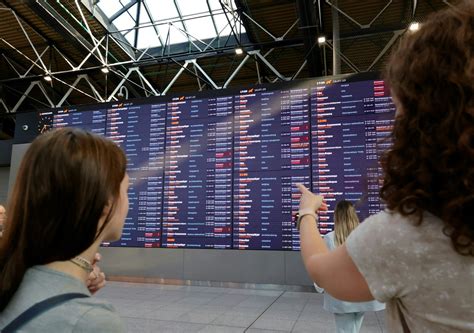 Flights grounded as Russia's largest airline Aeroflot hacked and systems 'destroyed' | TechCrunch