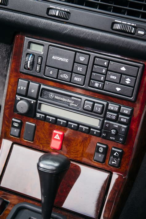 Remove Computer Module Mercedes R129 SL500 的图像结果