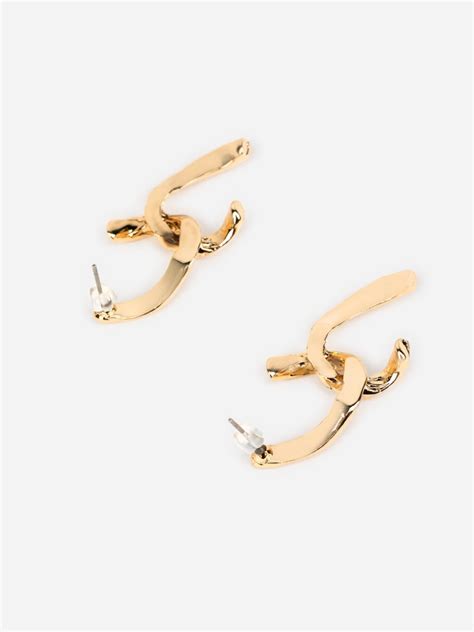 Textured Interlinked U Gold-Plated Drop Earrings – Priyaasi