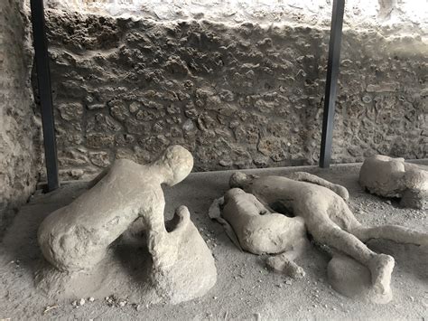 Facts About Pompeii: Visiting Mount Vesuvius and The Ruins and Bodies ...