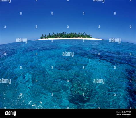 MALAMALA ISLAND MAMANUCA GROUP FIJI Stock Photo - Alamy