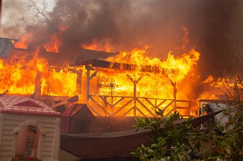 Airport fire swells to 22,000 acres in Orange and Riverside counties ...