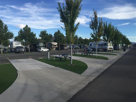 Sparks Marina RV Resort | Free to Roam
