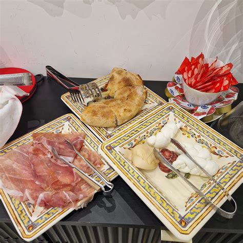 PIZZOFALCONE43 (Naples) - Specialty B&B Reviews, Photos, Rate ...